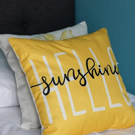 Na Alejach Jerozolimskich Przy Palacu Kultury I Nauki By Renters