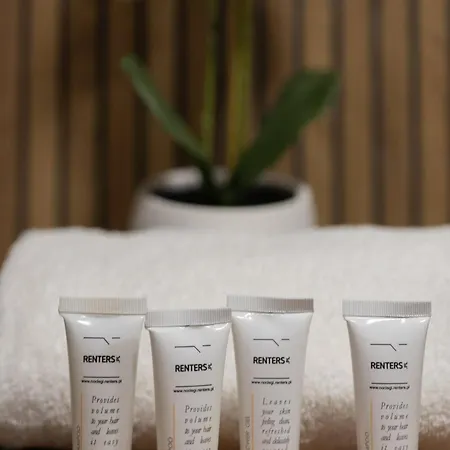 Na Alejach Jerozolimskich Przy Palacu Kultury I Nauki By Renters Apartman