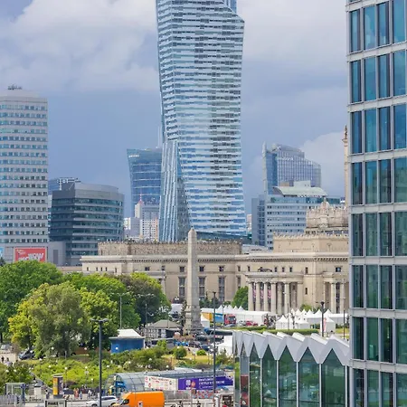 Na Alejach Jerozolimskich Przy Palacu Kultury I Nauki By Renters Warsaw