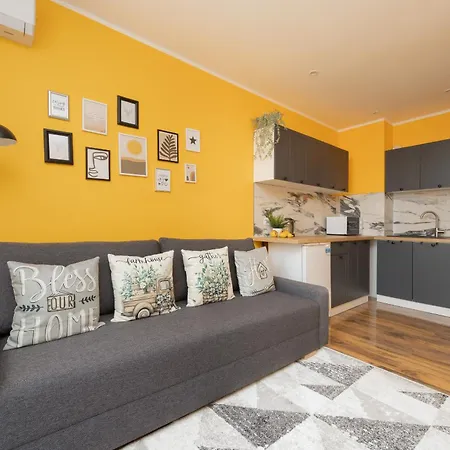 Apartment Na Alejach Jerozolimskich Przy Palacu Kultury I Nauki By Renters